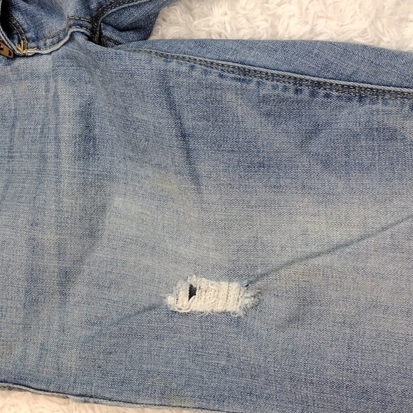 Lucky Brand Brooke Capri Blue Light Wash Mid Rise Distressed Capri Denim Jean - Picture 6 of 15